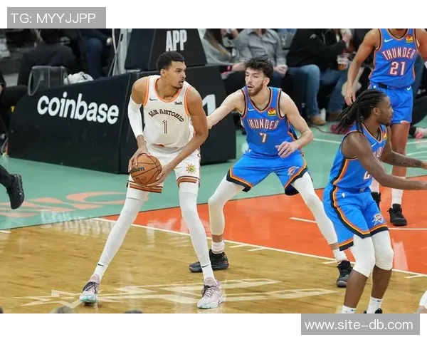 维拉纽瓦盛赞文班表现已跻身联盟前五未来潜力令人期待